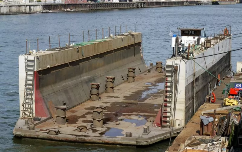 Floating dock